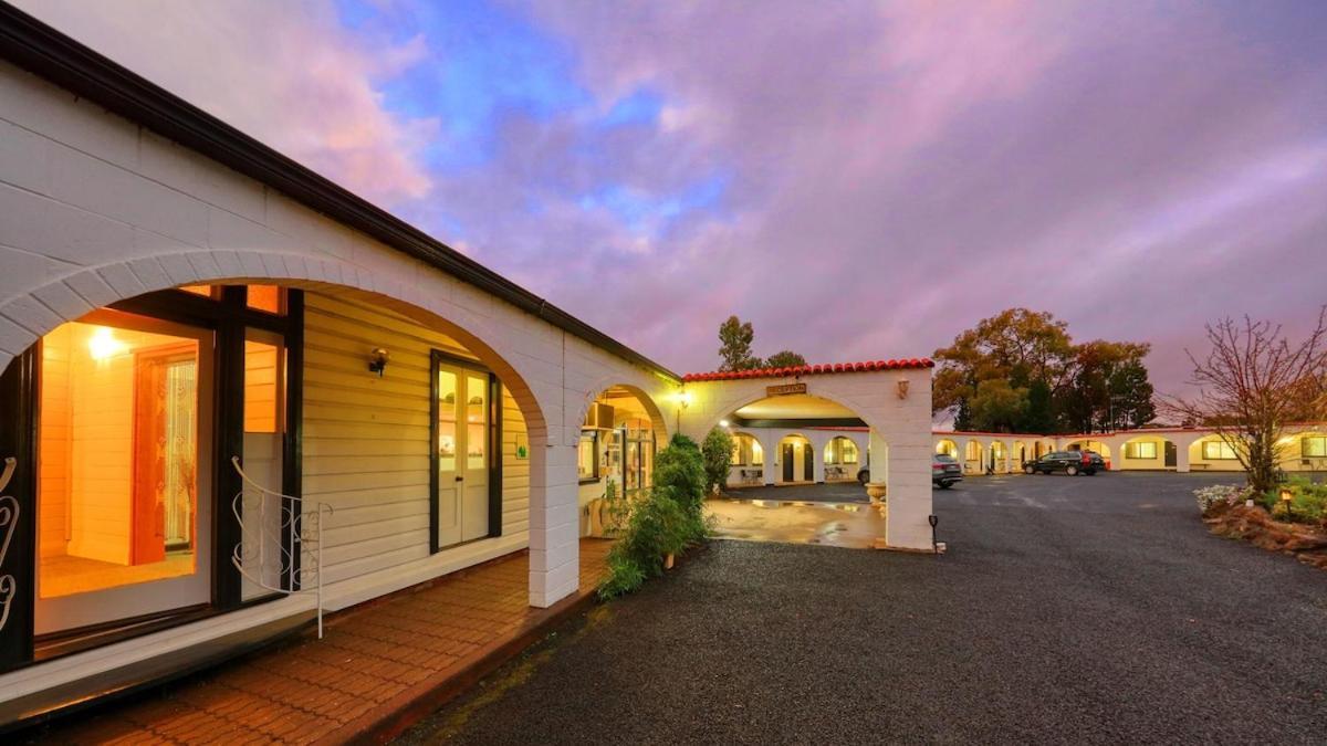 Azalea Motel Coonabarabran Eksteriør bilde