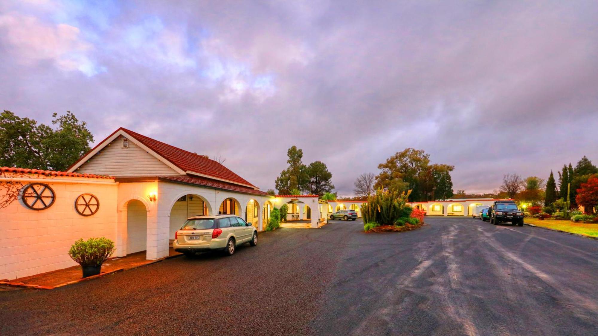 Azalea Motel Coonabarabran Eksteriør bilde